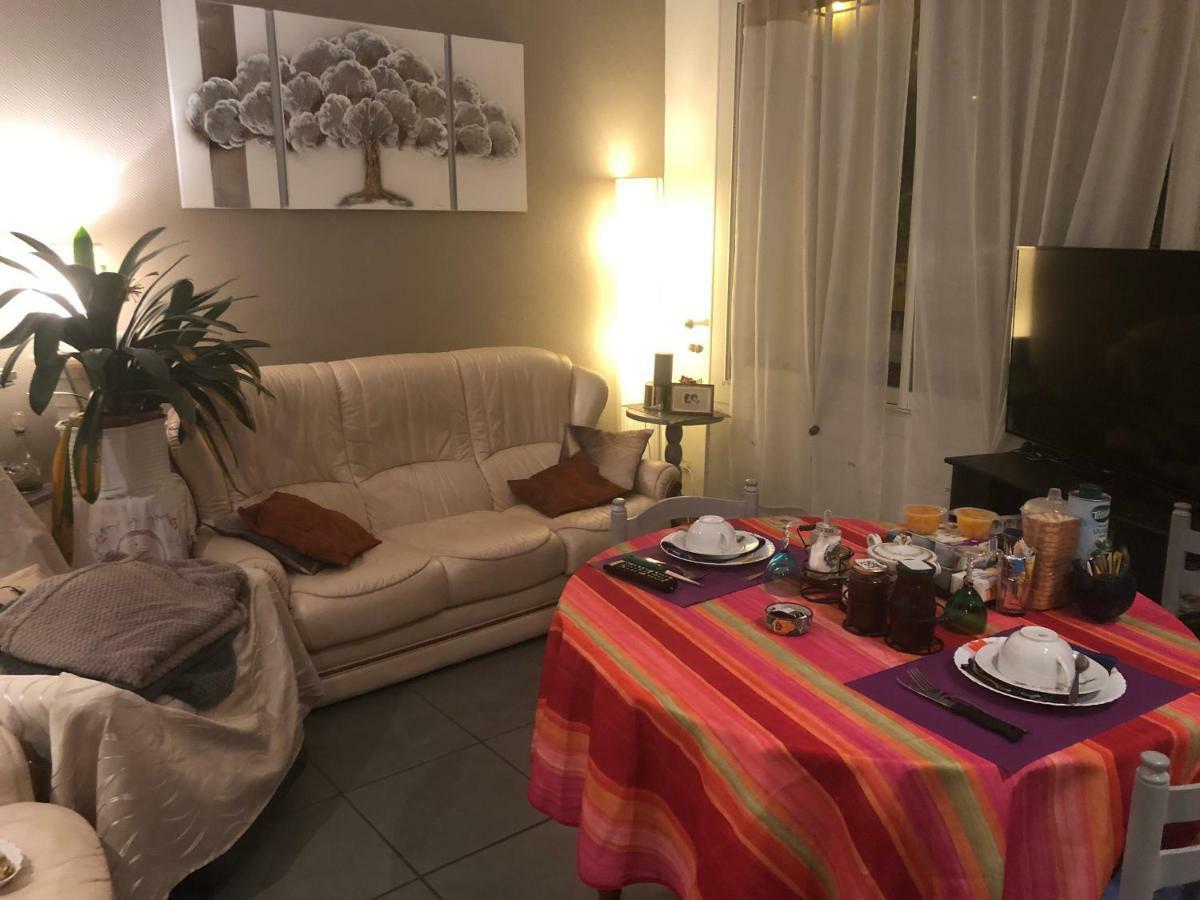 Chambre Chez L'Habitant オルテズ エクステリア 写真